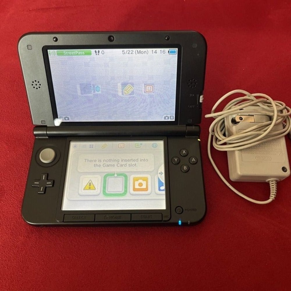 Nintendo 3DS XL Black Console Charger No Stylus Tested Works 4GB SD Card